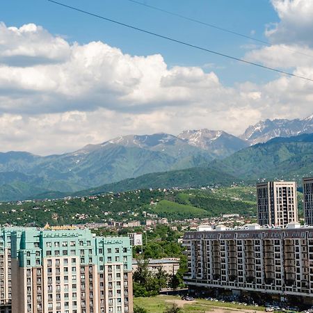 5 New Business-Class Apartments R-House Near Mega Almatý Exterior foto