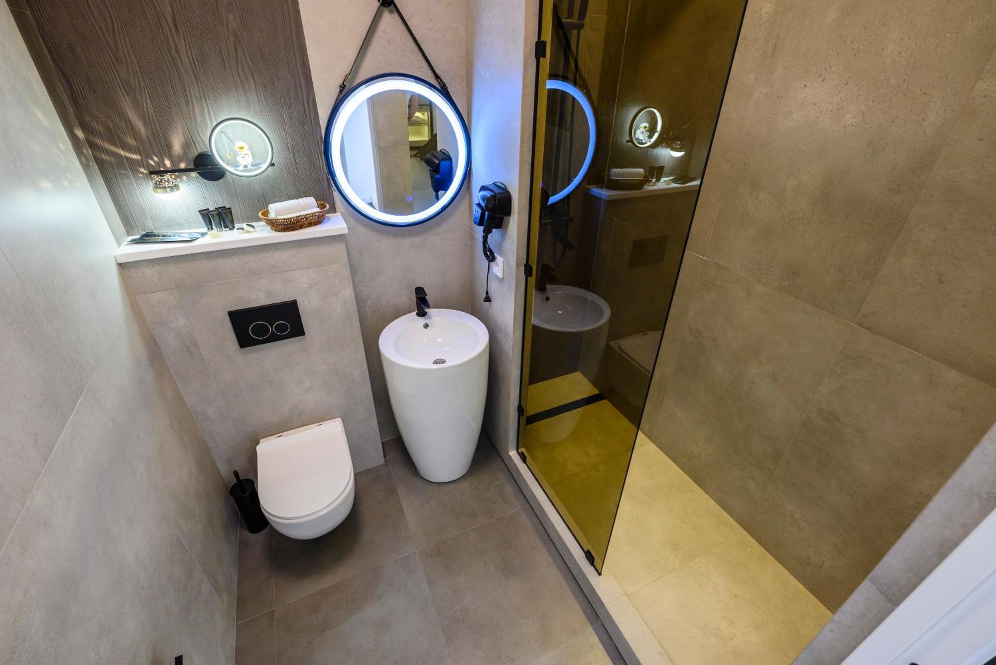 5 New Business-Class Apartments R-House Near Mega Almatý Exterior foto