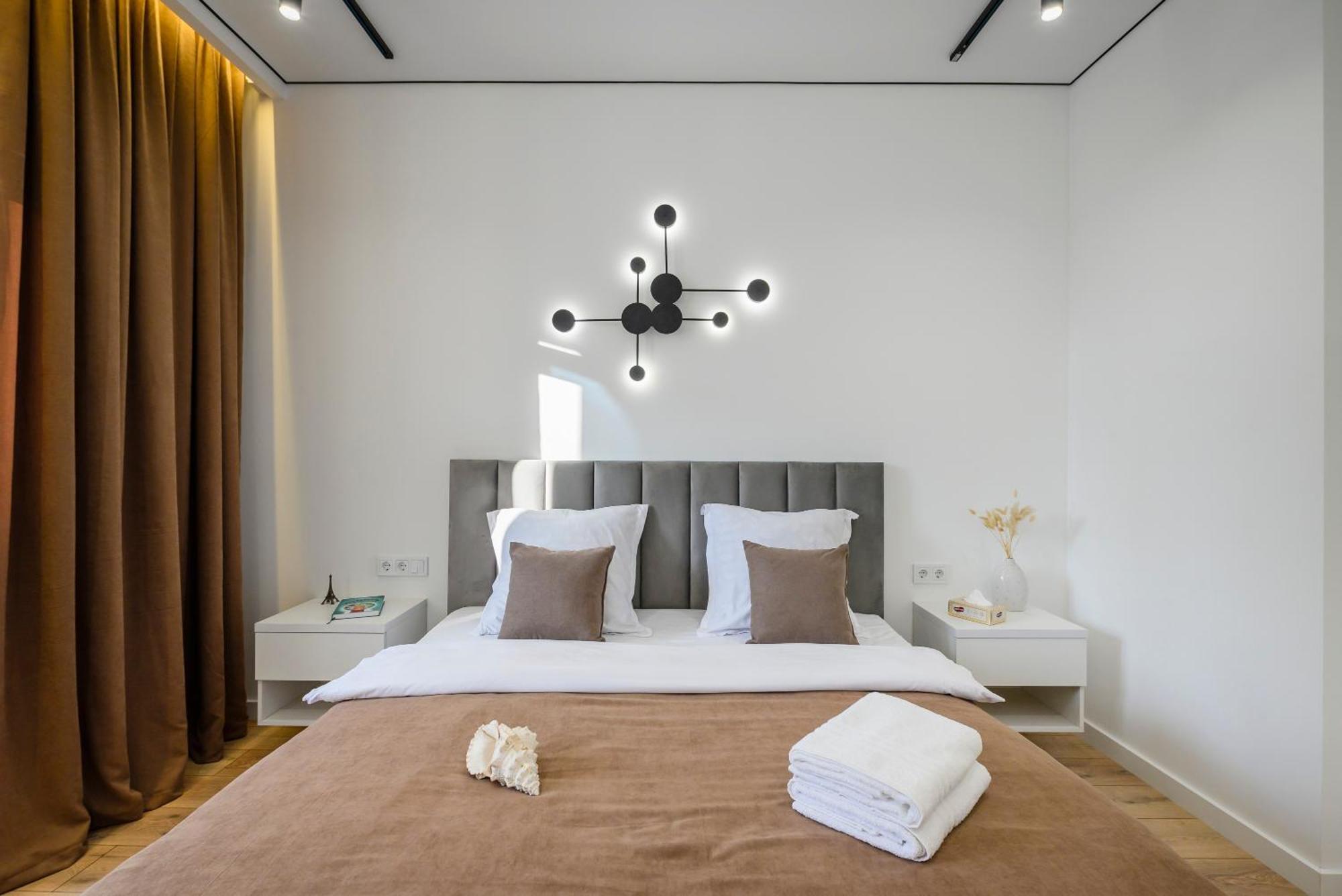 5 New Business-Class Apartments R-House Near Mega Almatý Exterior foto